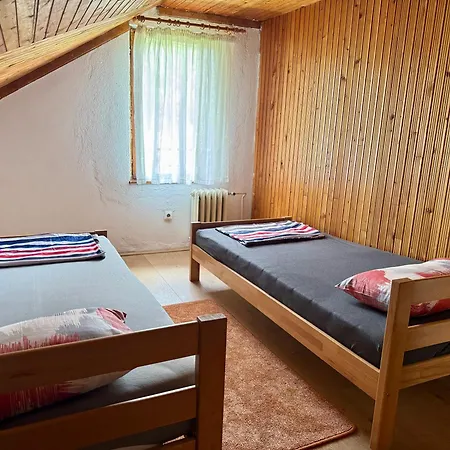 Vikendica Jazina بيت للعطل Lastva